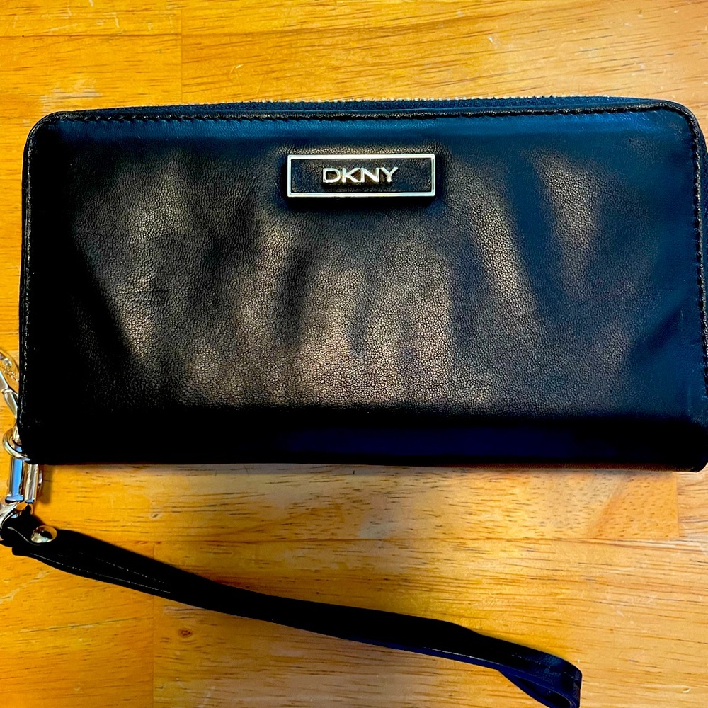 DKNY 2 Zipper Wallet